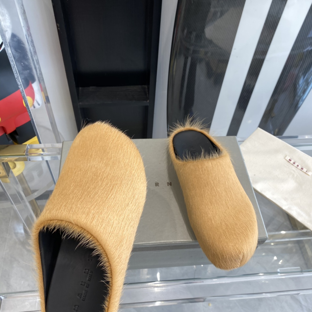 Marni Fussbett Slip-On Flat Mules - DopestKickz