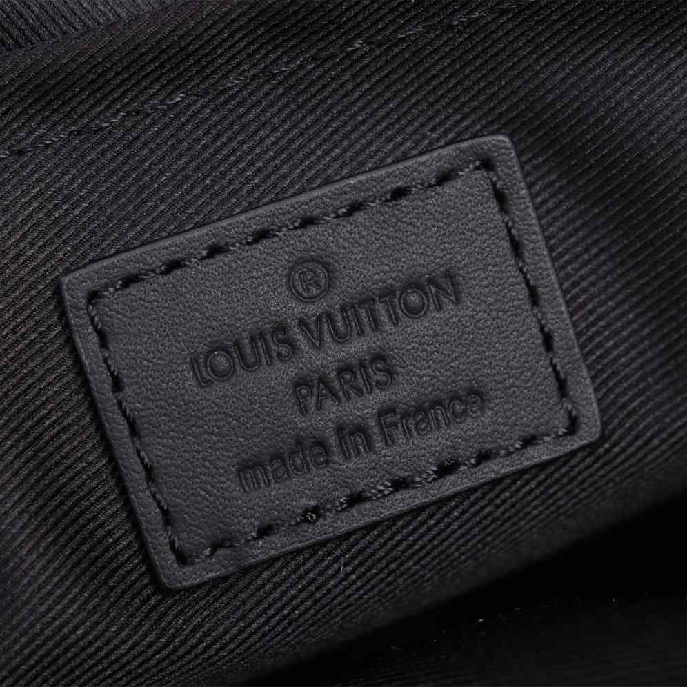 Louis Vuitton Fastline Messenger (23.5 x 18.x 7cm)   M22482 - DopestKickz