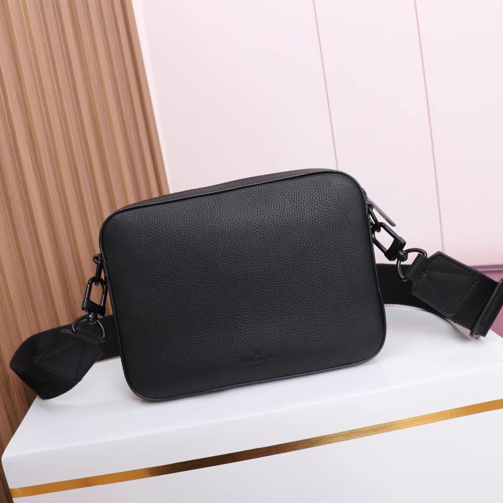 Louis Vuitton Fastline Messenger (23.5 x 18.x 7cm)   M22482 - DopestKickz