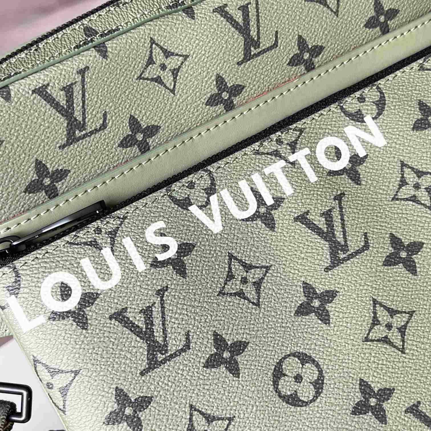 Louis Vuitton Trio Messenger   M23783 - DopestKickz