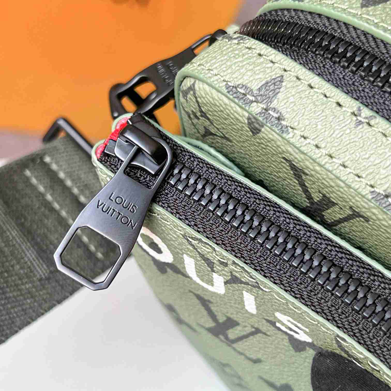 Louis Vuitton Trio Messenger   M23783 - DopestKickz