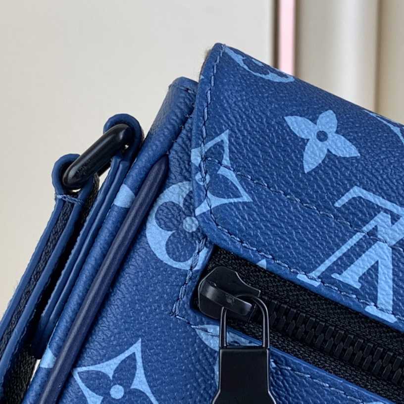 Louis Vuitton District PM  M23785 - DopestKickz