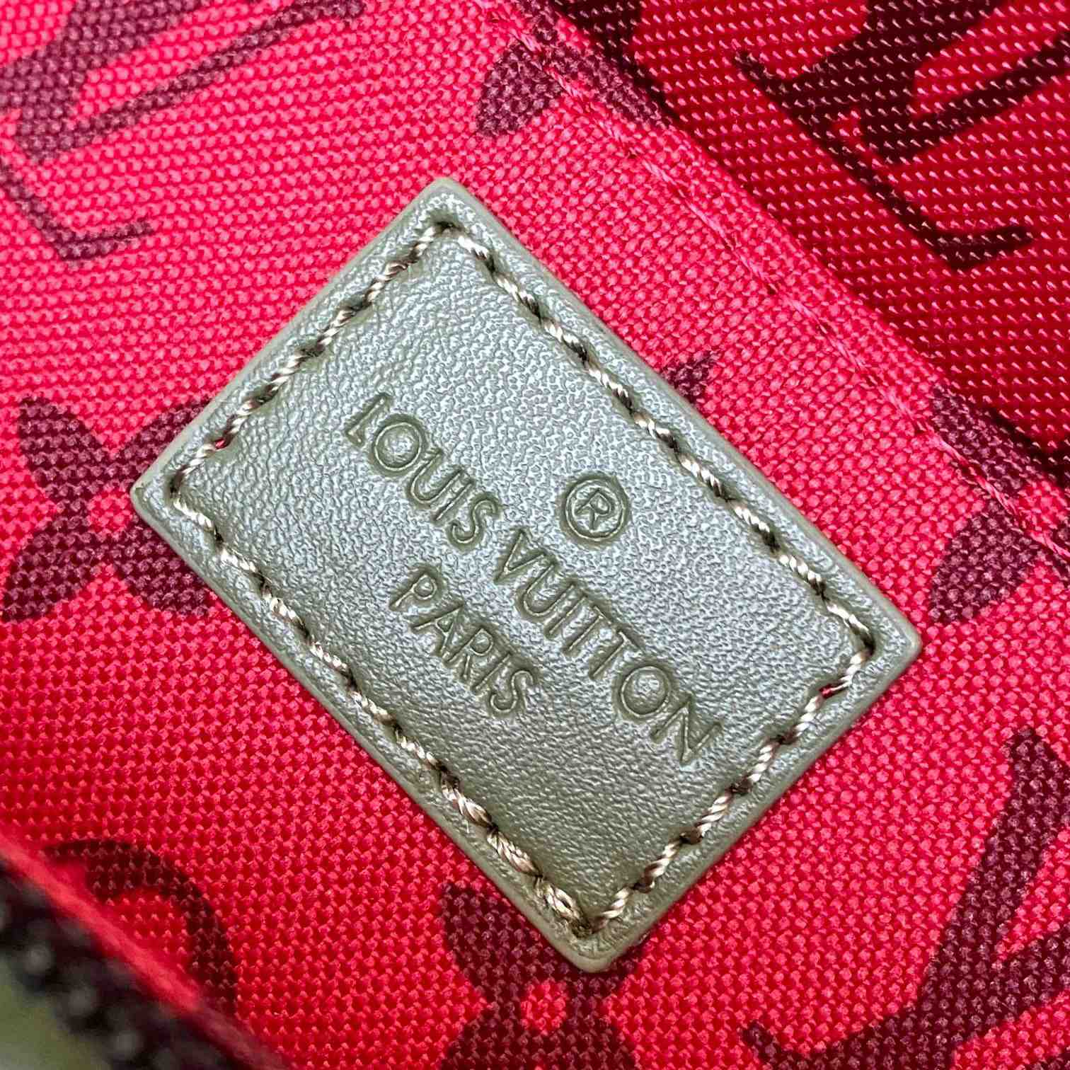 Louis Vuitton LV Moon Crossbody (24.5 x 16 x4.5cm)  M23838 - DopestKickz