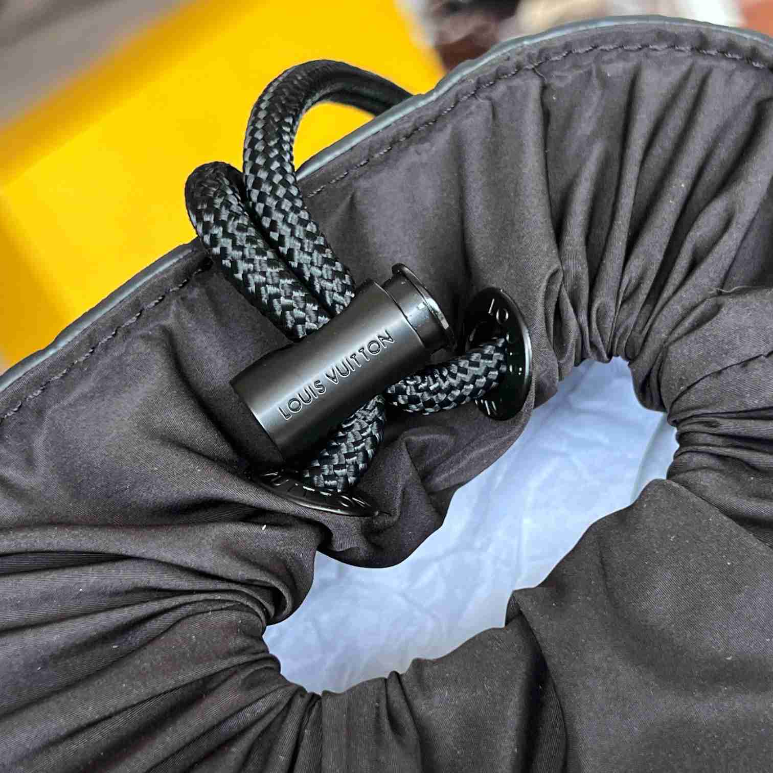 Louis Vuitton Noe Sling    M82248 - DopestKickz