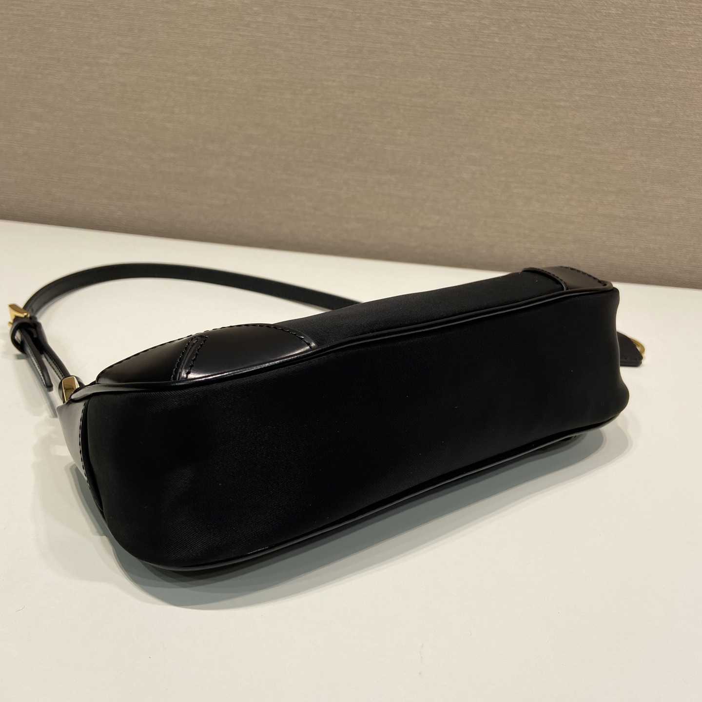 Prada Re-Edition 2002 Re-Nylon And Brushed Leather Shoulder Bag - DopestKickz