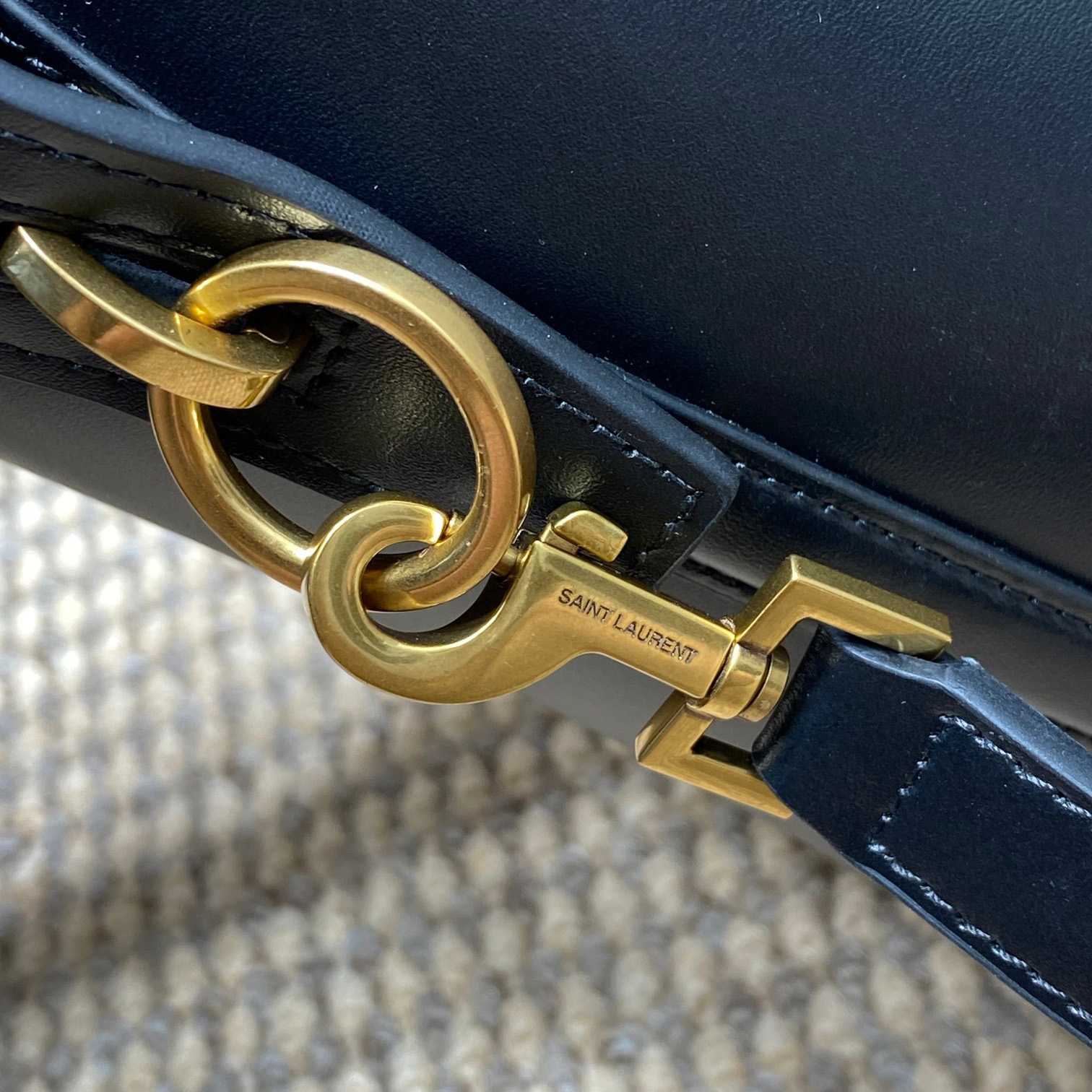 Saint Laurent Le 37 Small In Shiny Leather - DopestKickz