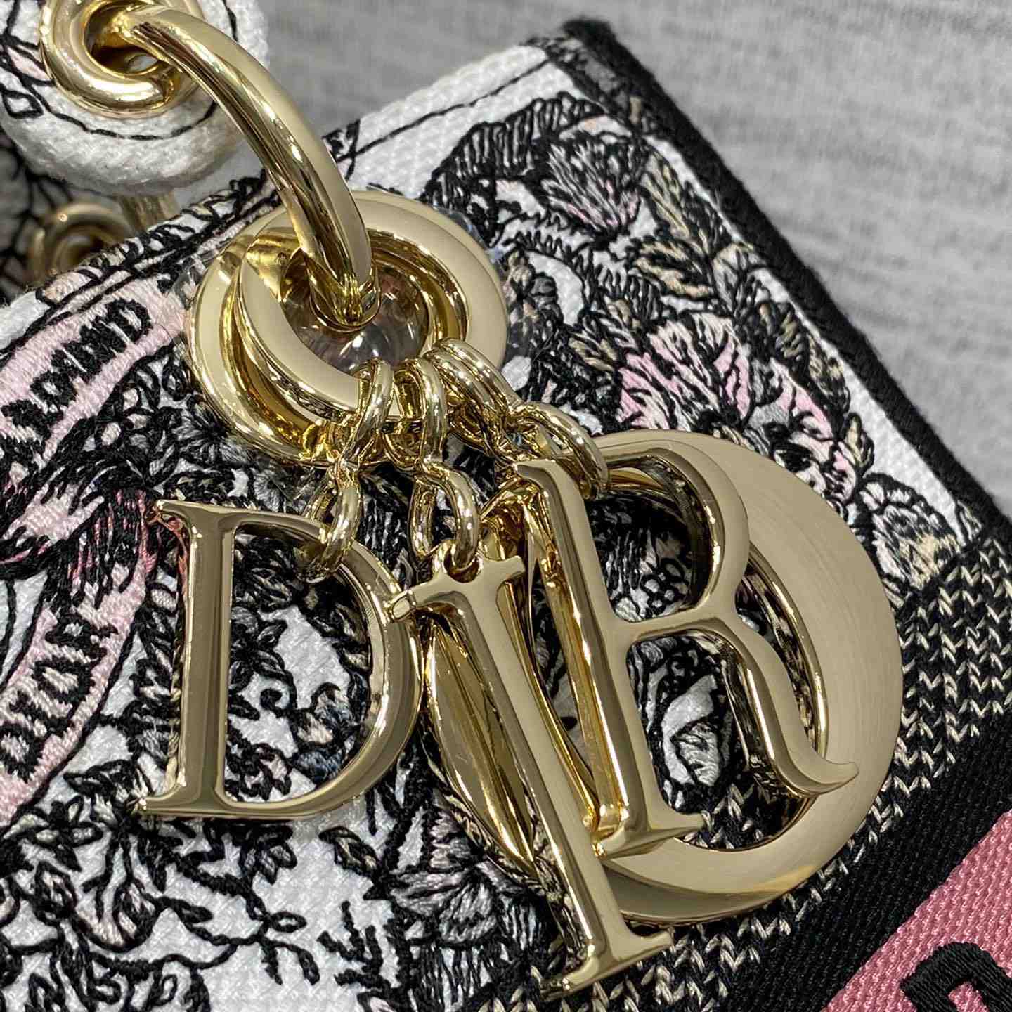 Dior Medium Lady D-lite Bag - DopestKickz