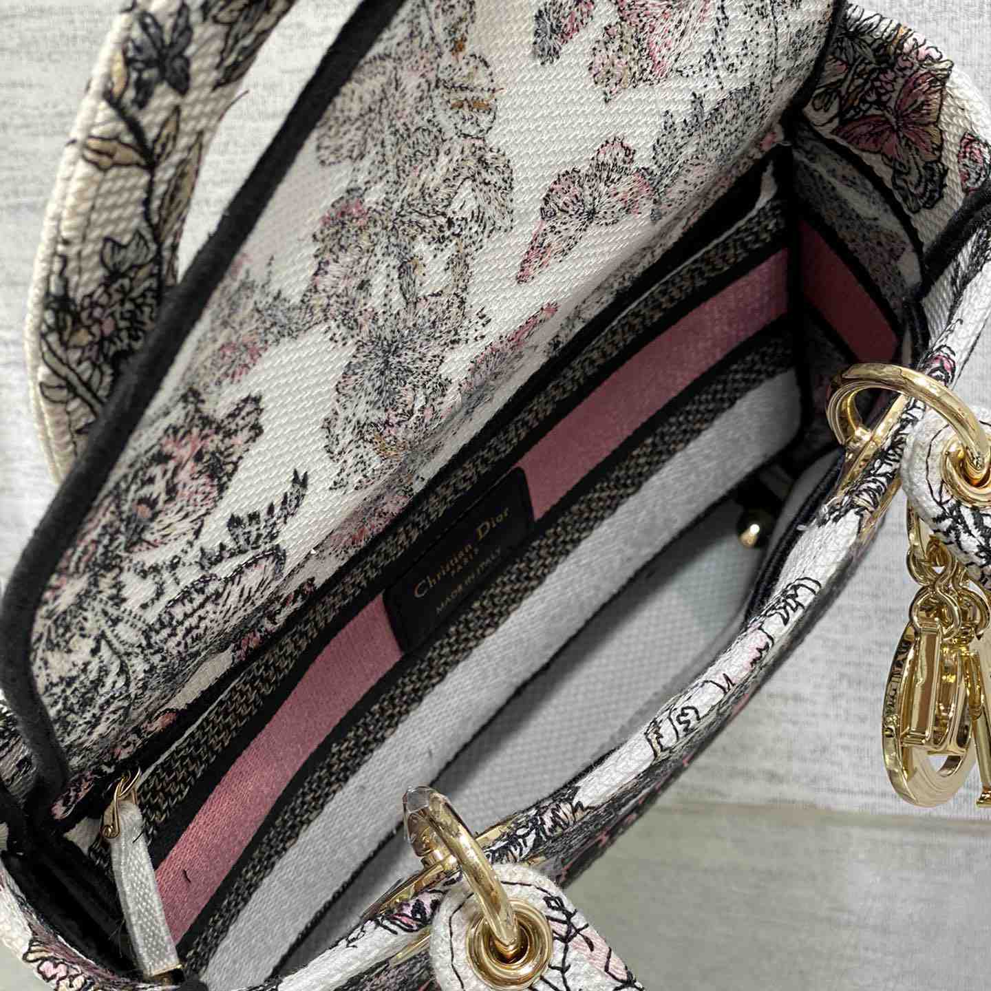 Dior Medium Lady D-lite Bag - DopestKickz