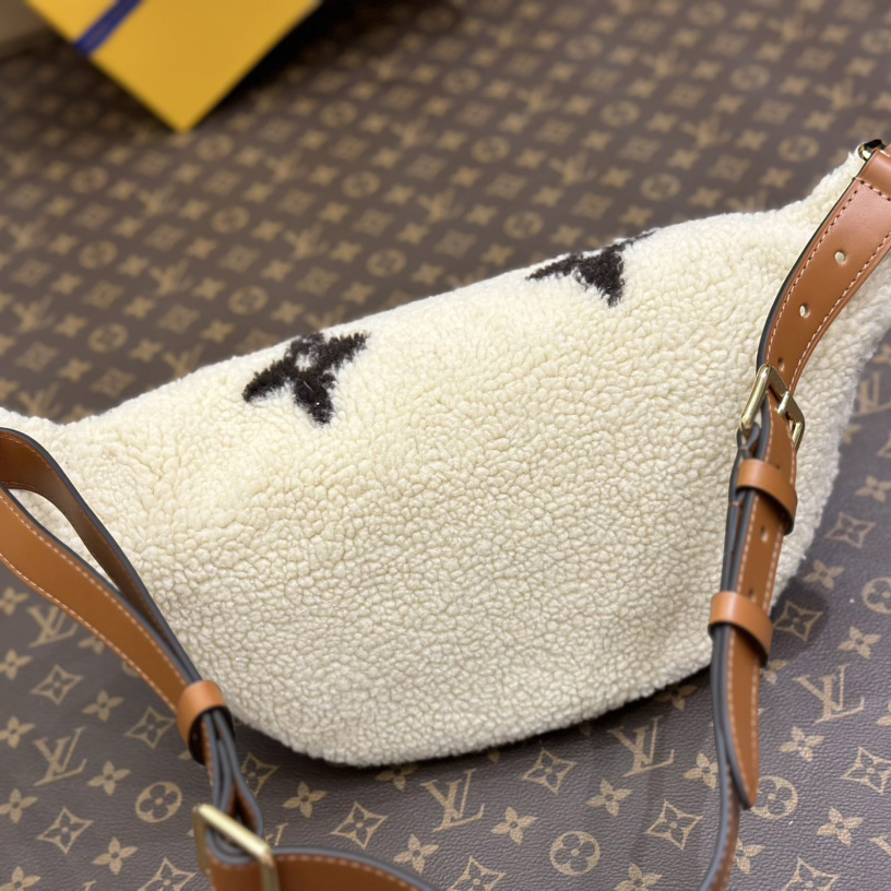 Louis Vuitton LV SKI Bumbag   M23715 - DopestKickz