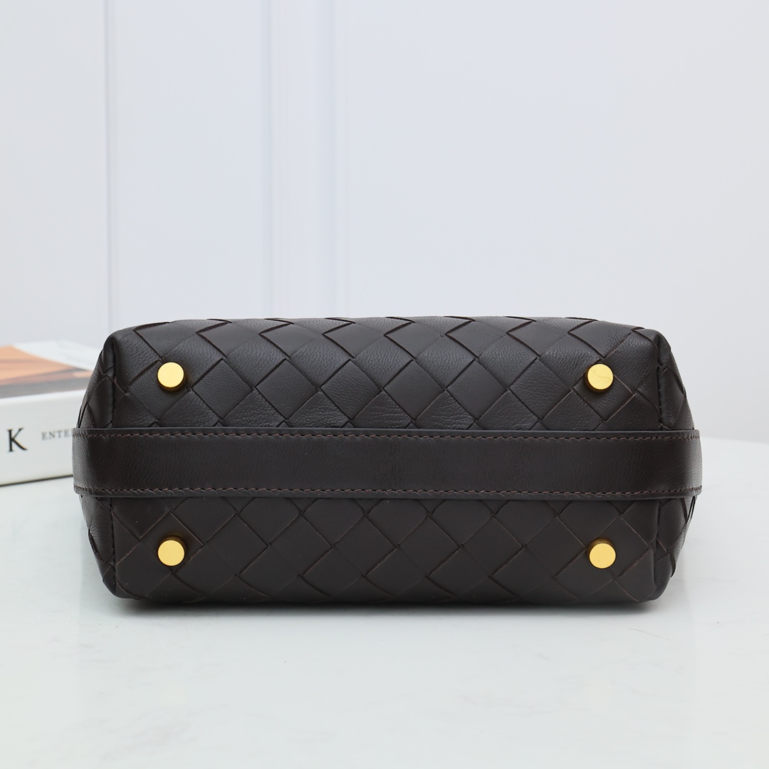 Bottega Veneta Mini Wallace - DopestKickz