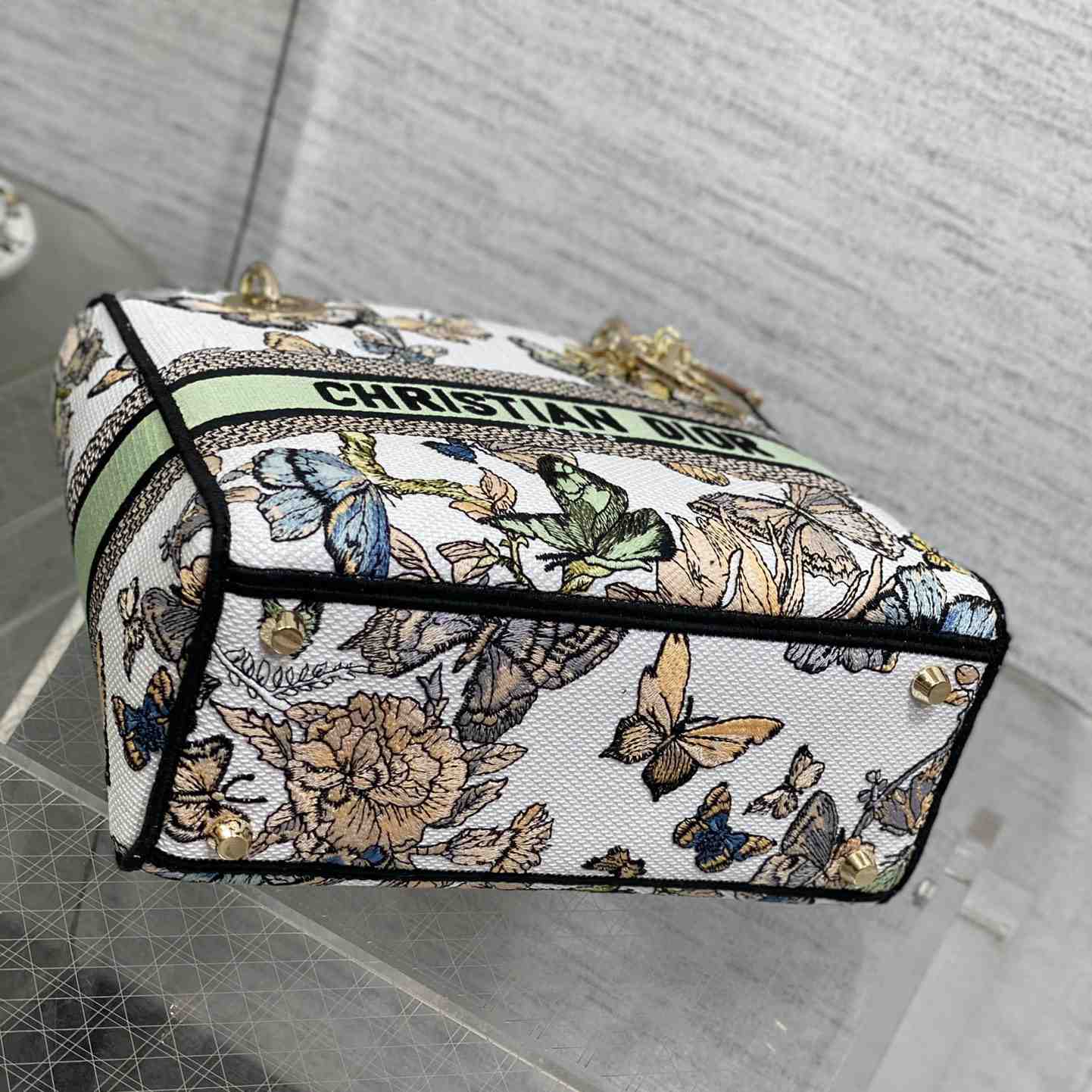 Dior Medium Lady D-lite Bag - DopestKickz