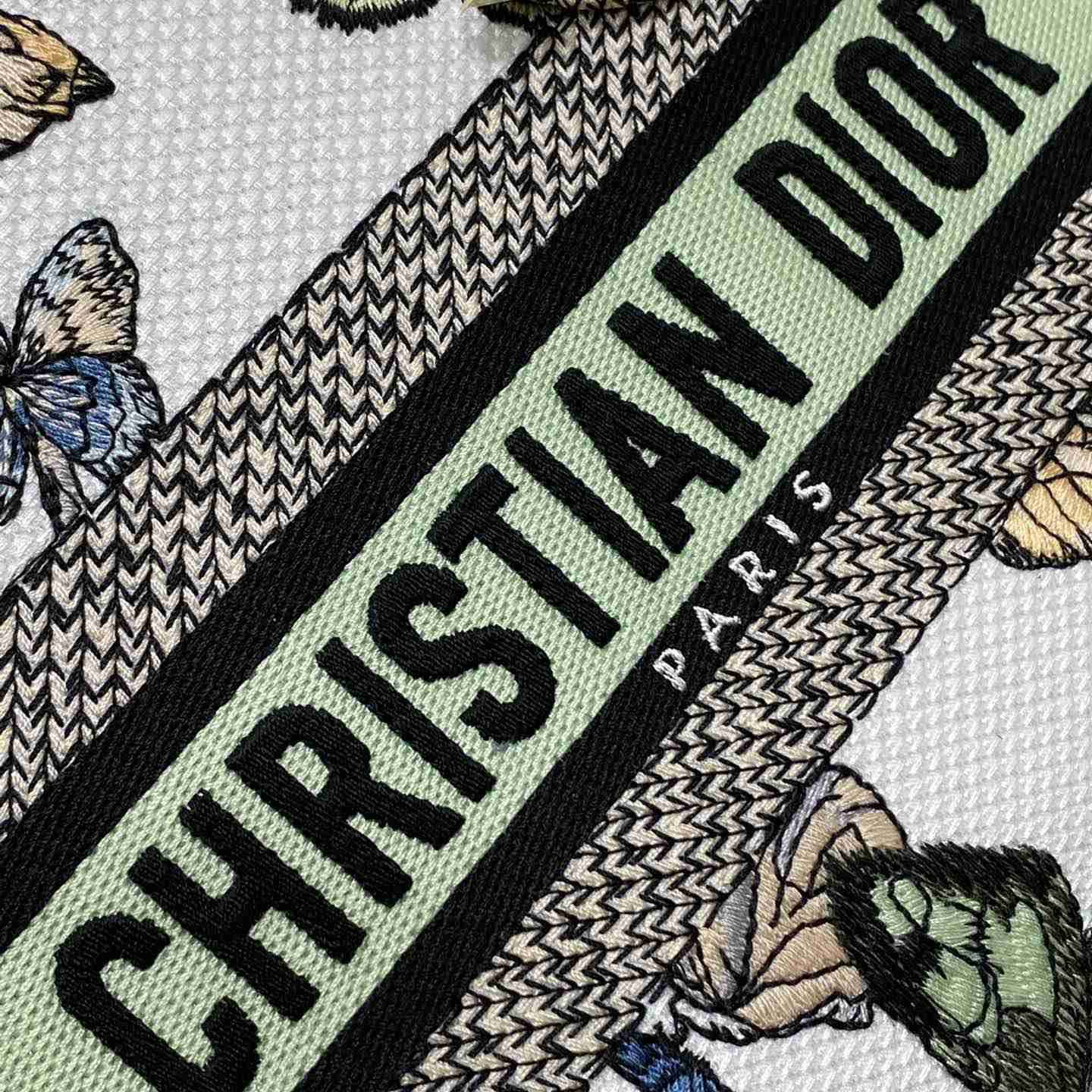 Dior Medium Lady D-lite Bag - DopestKickz