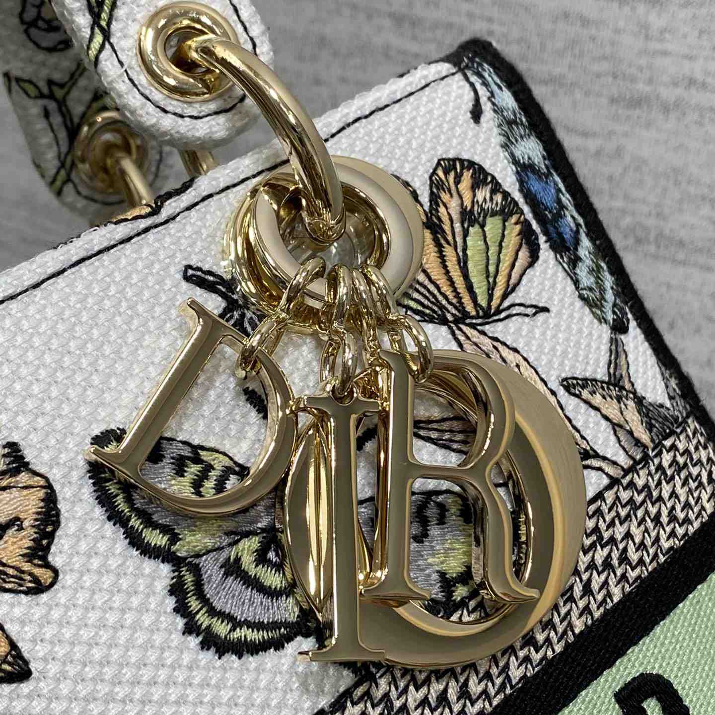 Dior Medium Lady D-lite Bag - DopestKickz