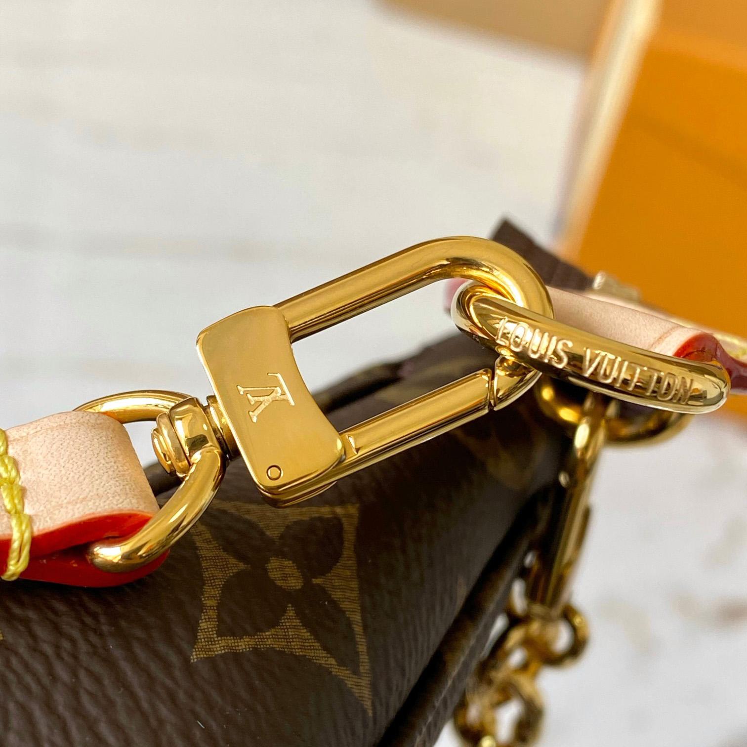 Louis Vuitton Pochette Accessoires  (23.5x13.5x4cm)  M82766 - DopestKickz