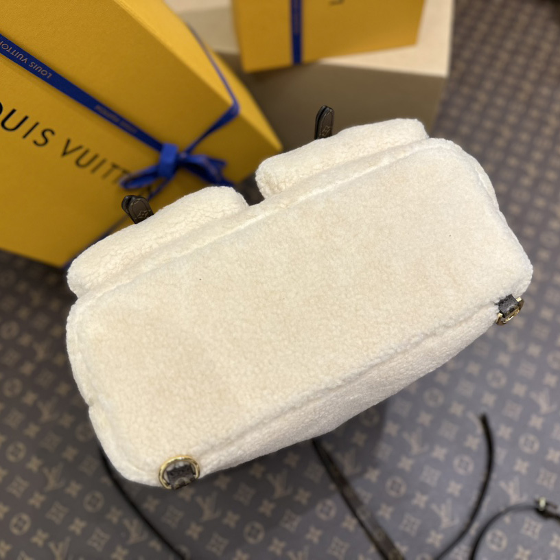 Louis Vuitton LV SKI Backpack   M23384 - DopestKickz