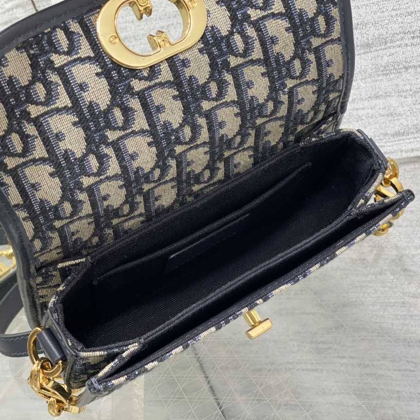 Dior Small 30 Montaigne Avenue Bag - DopestKickz