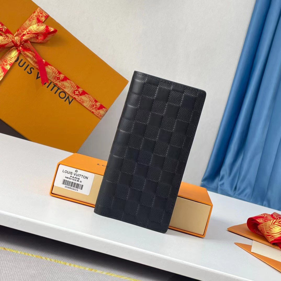 Louis Vuitton Brazza Wallet   N63010 - DopestKickz