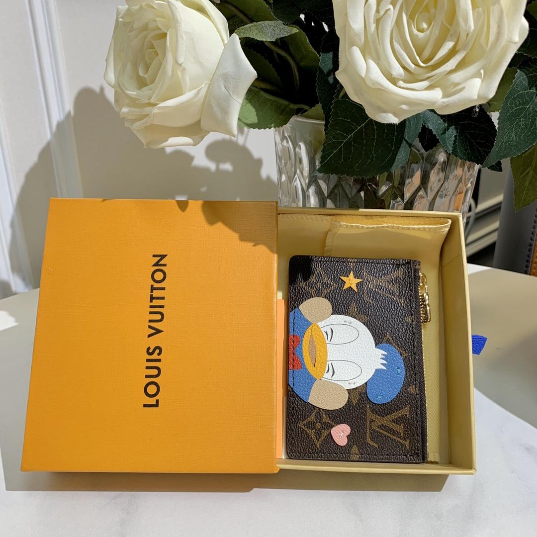 Louis Vuitton Pouch - DopestKickz