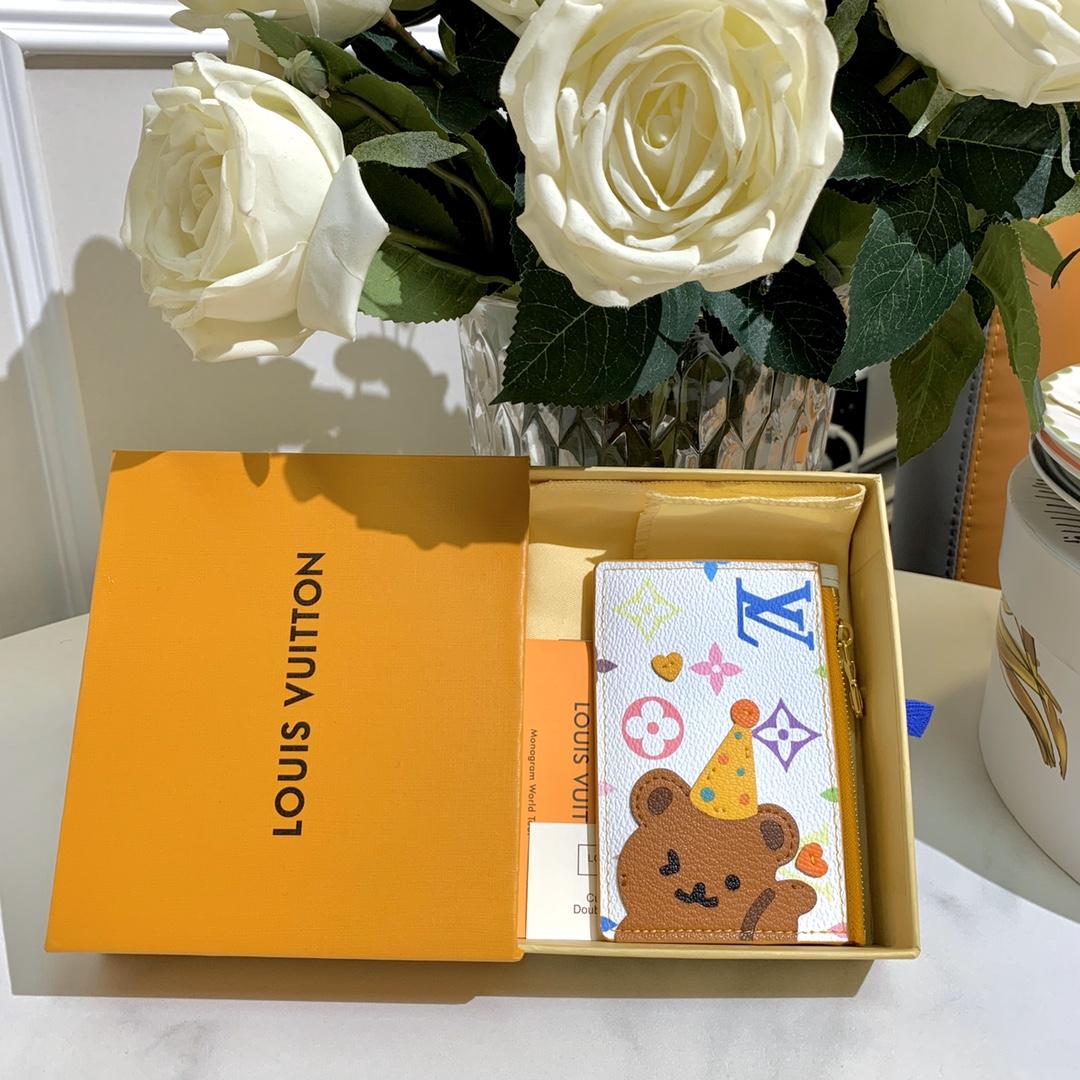 Louis Vuitton Pouch - DopestKickz