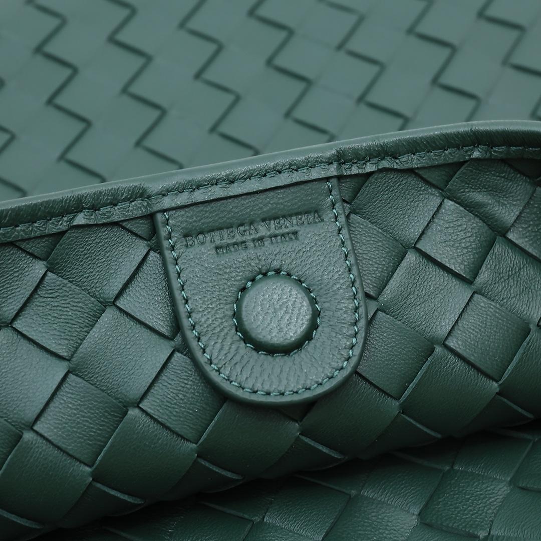 Bottega Veneta Medium Sardine - DopestKickz