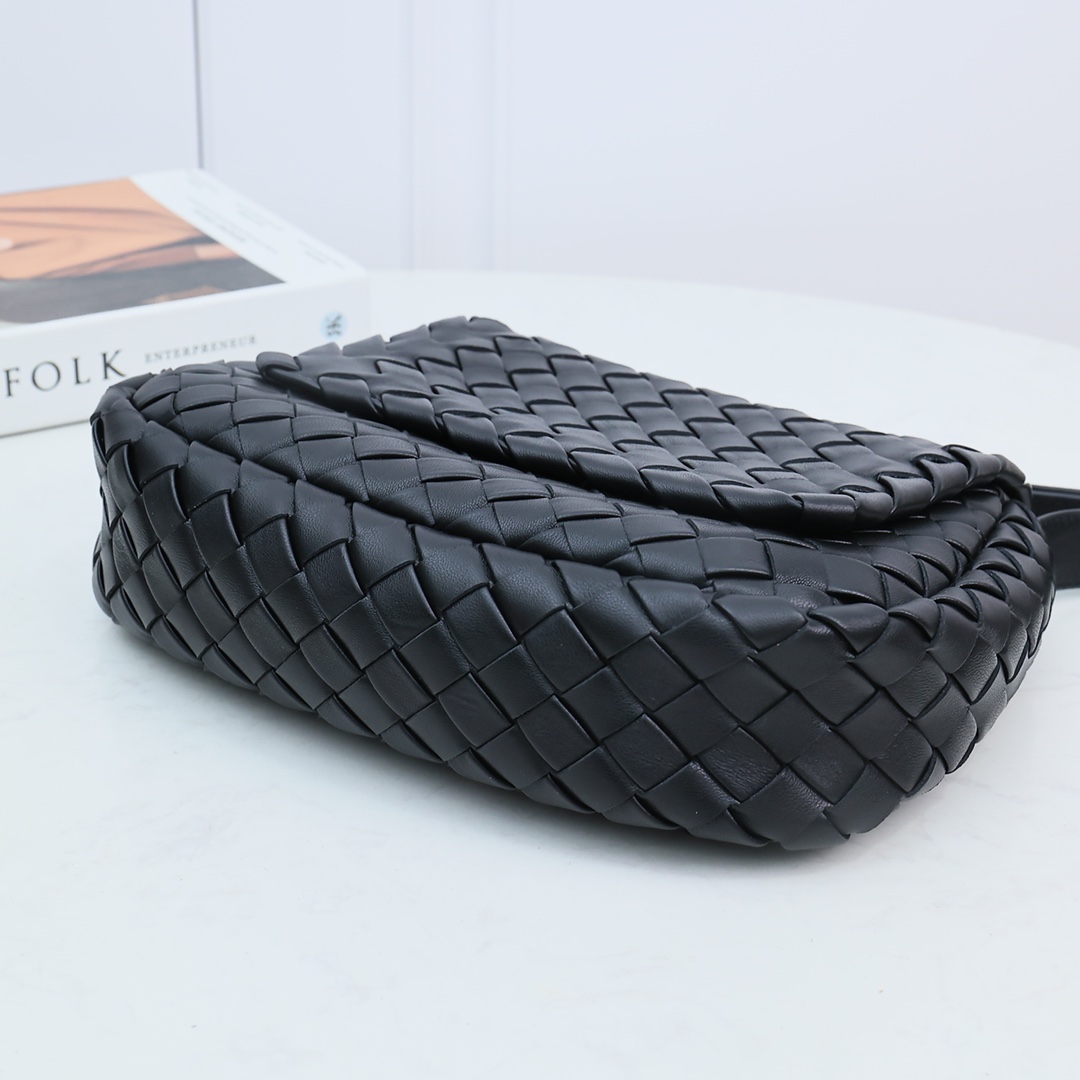 Bottega Veneta Small Cobble Messenger - DopestKickz