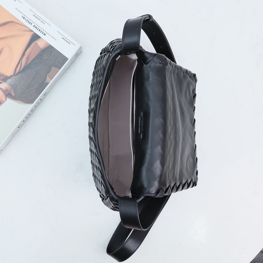 Bottega Veneta Small Cobble Messenger - DopestKickz