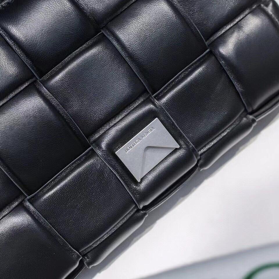 Bottega Veneta Padded Cassette Bag(26*18*8CM) - DopestKickz