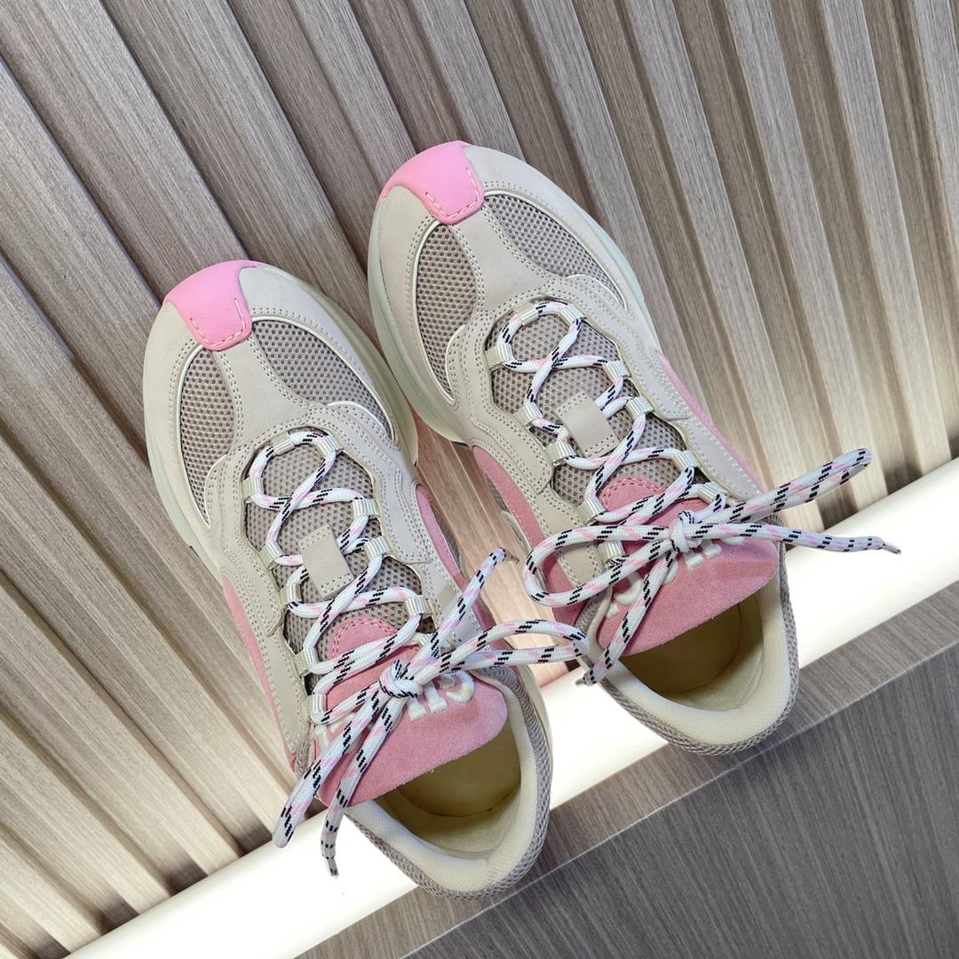 Gucci Women's Run Sneaker - DopestKickz