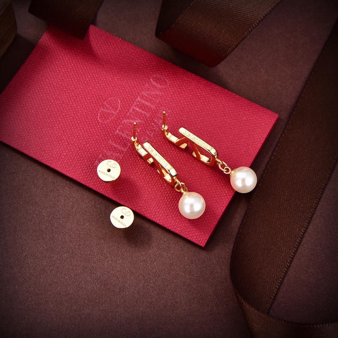 Valenti VLogo Pearl Gold Toned Earrings - DopestKickz