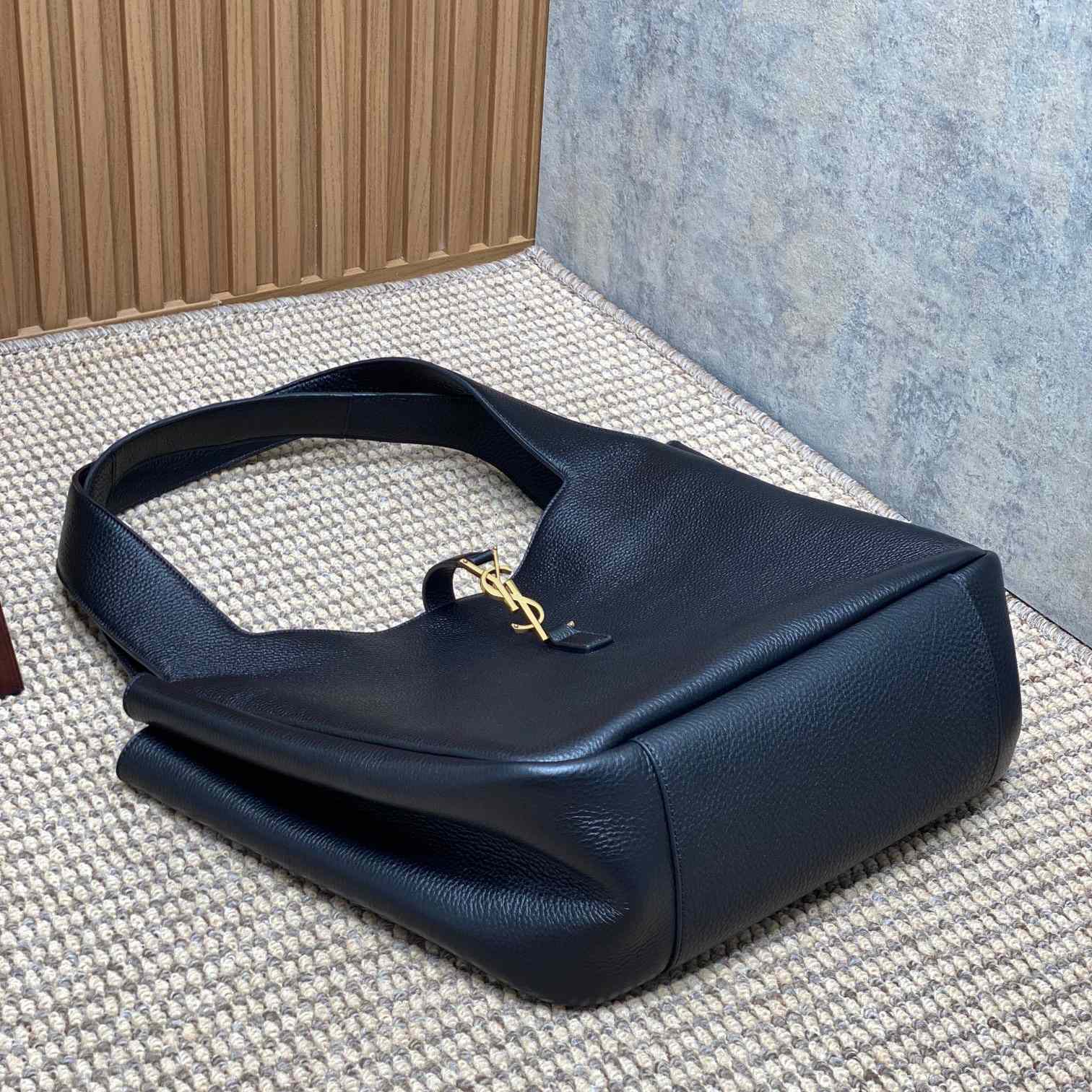 Saint Laurent Bea Tote In Grained Leather - DopestKickz