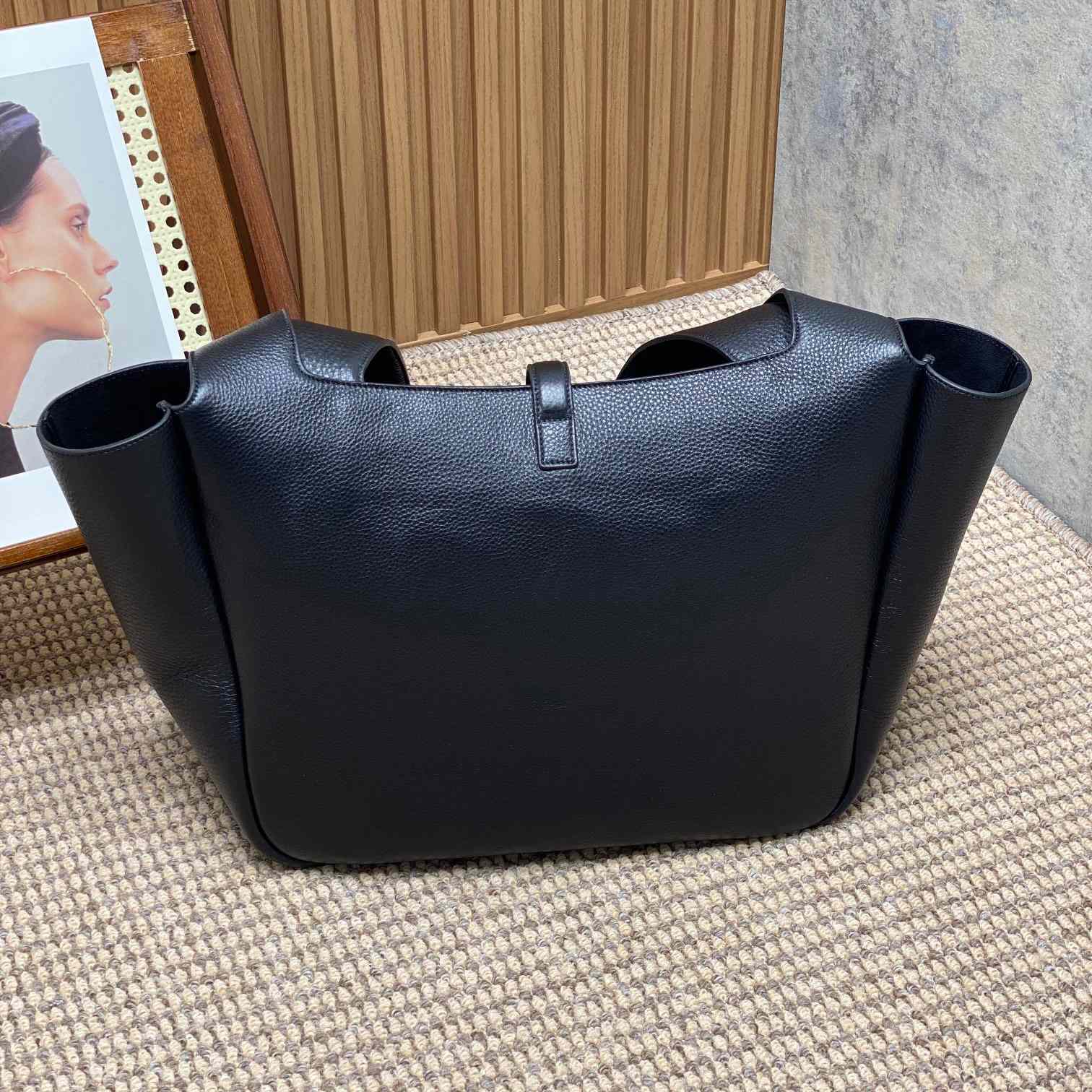 Saint Laurent Bea Tote In Grained Leather - DopestKickz