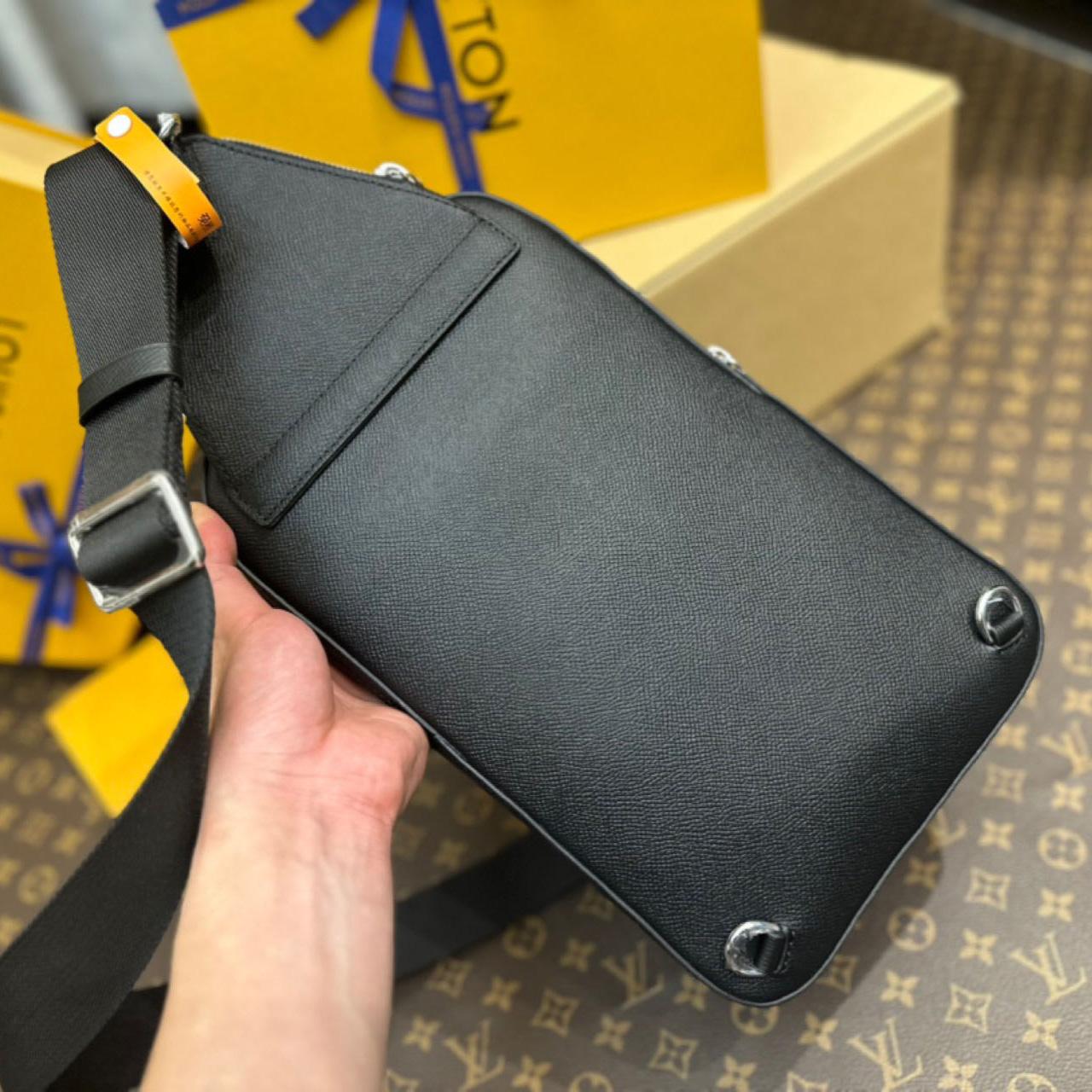 Louis Vuitton Avenue Slingbag NM    M30863 - DopestKickz