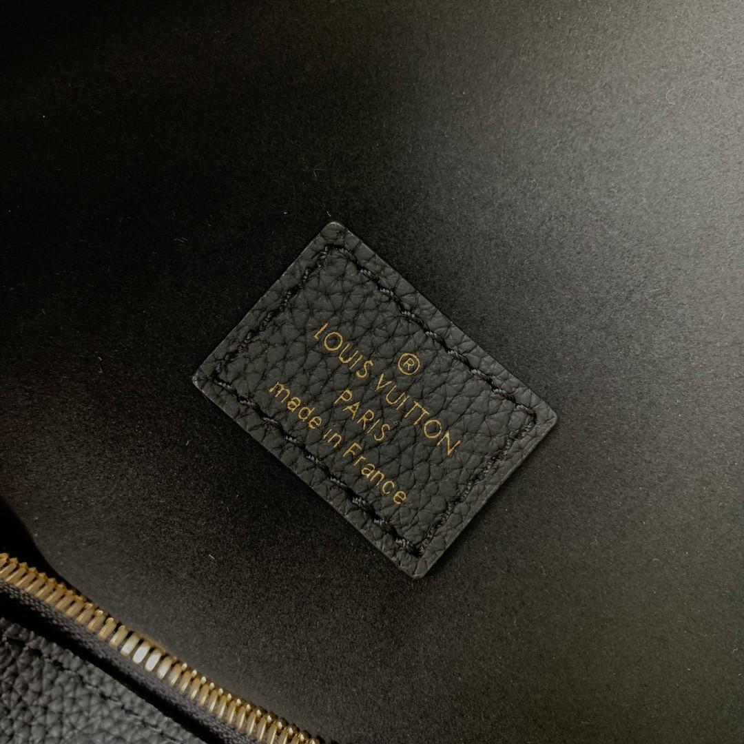 Louis Vuitton Loop Hobo  (38-26-10cm)   M46725 - DopestKickz