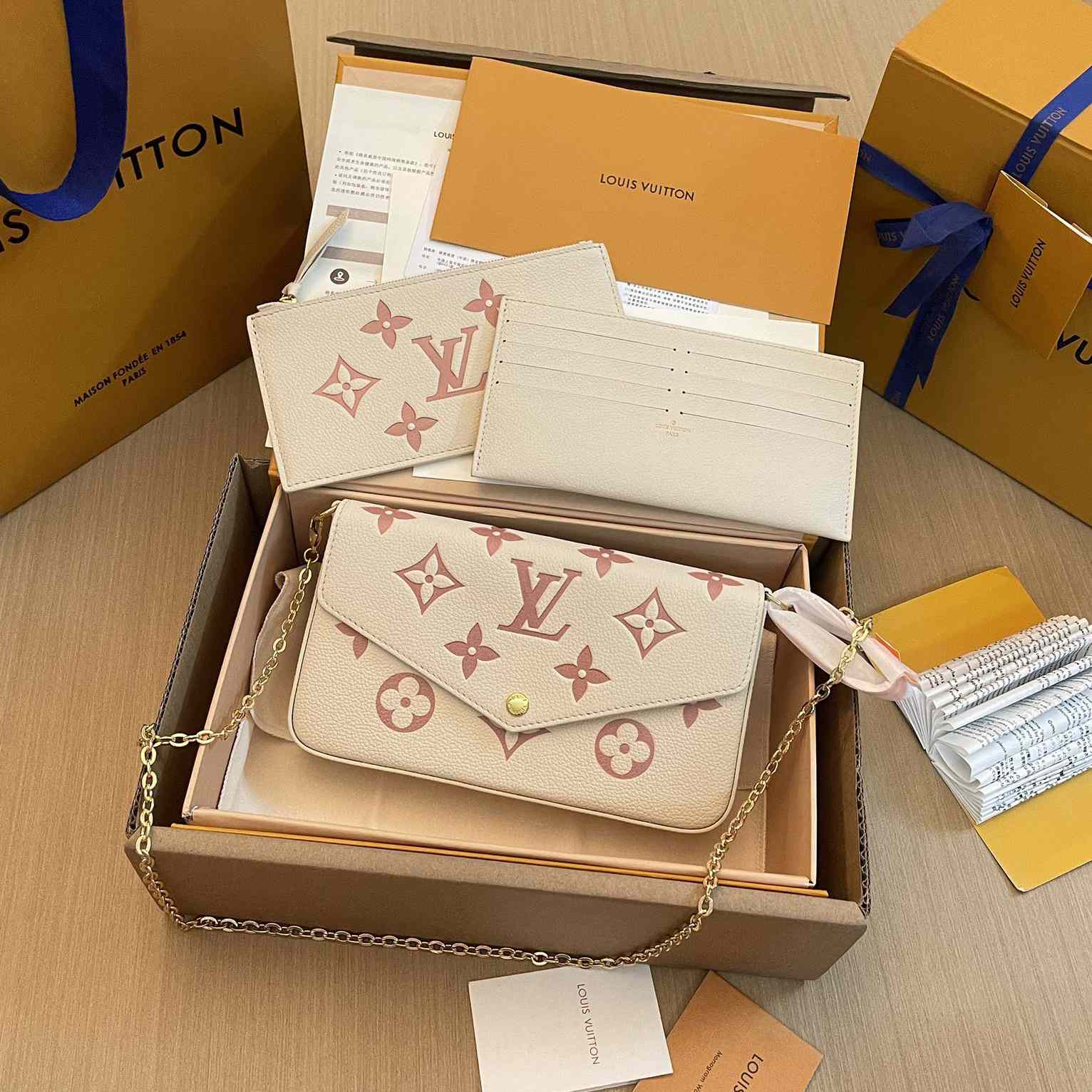 Louis Vuitton Félicie Pochette (21x12x3cm)   M82047 - DopestKickz