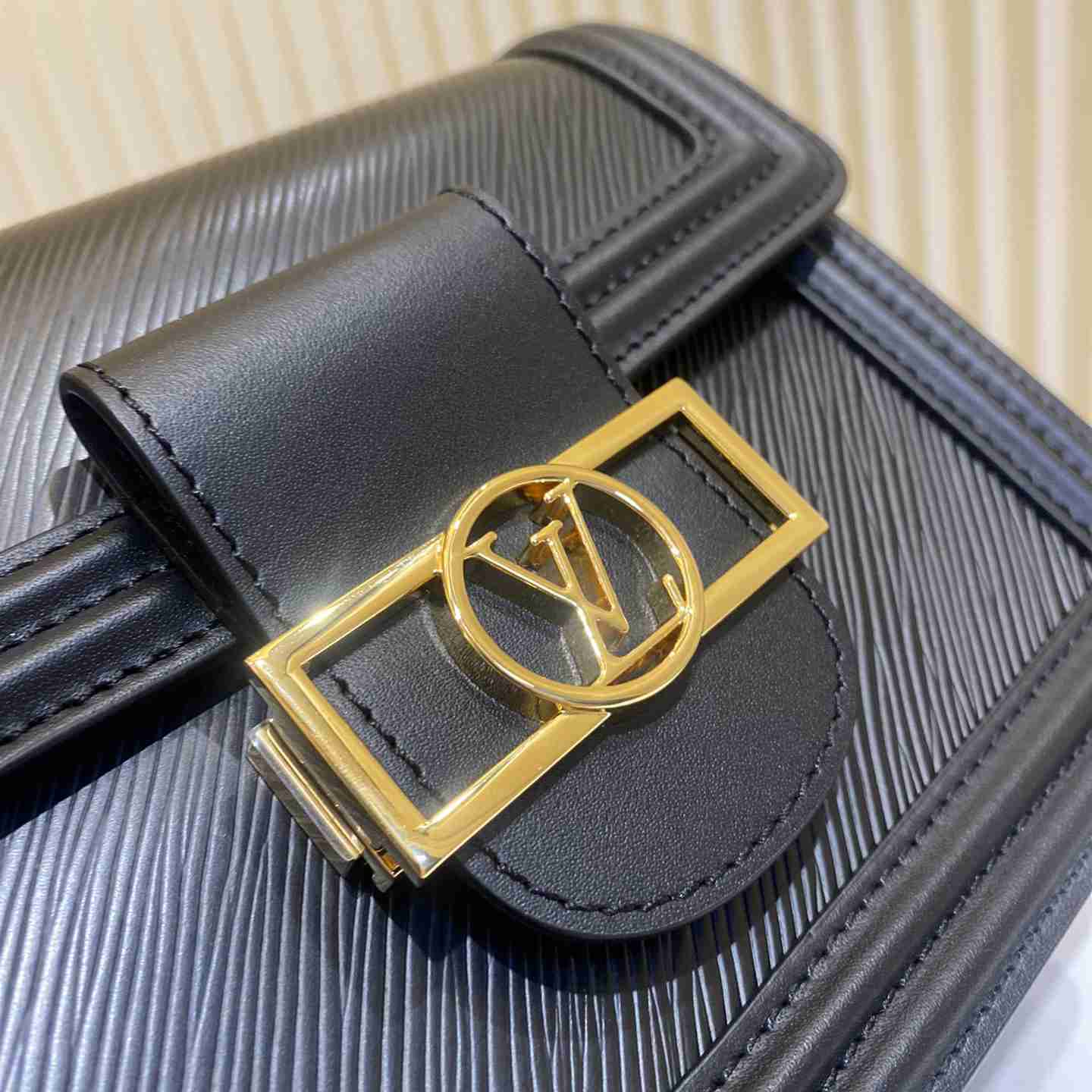 Louis Vuitton Mini Dauphine (20-15-9cm)  M55964 - DopestKickz