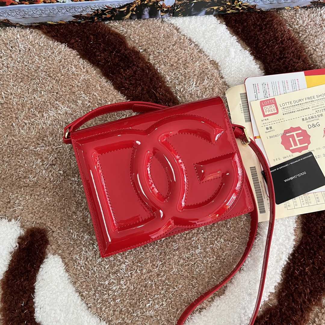 Dolce & Gabbana DG Logo Leather Crossbody Bag    (16*20*5.5cm) - DopestKickz