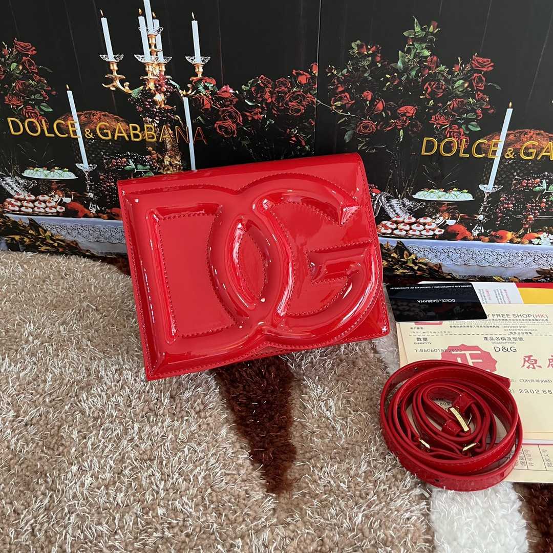 Dolce & Gabbana DG Logo Leather Crossbody Bag    (16*20*5.5cm) - DopestKickz