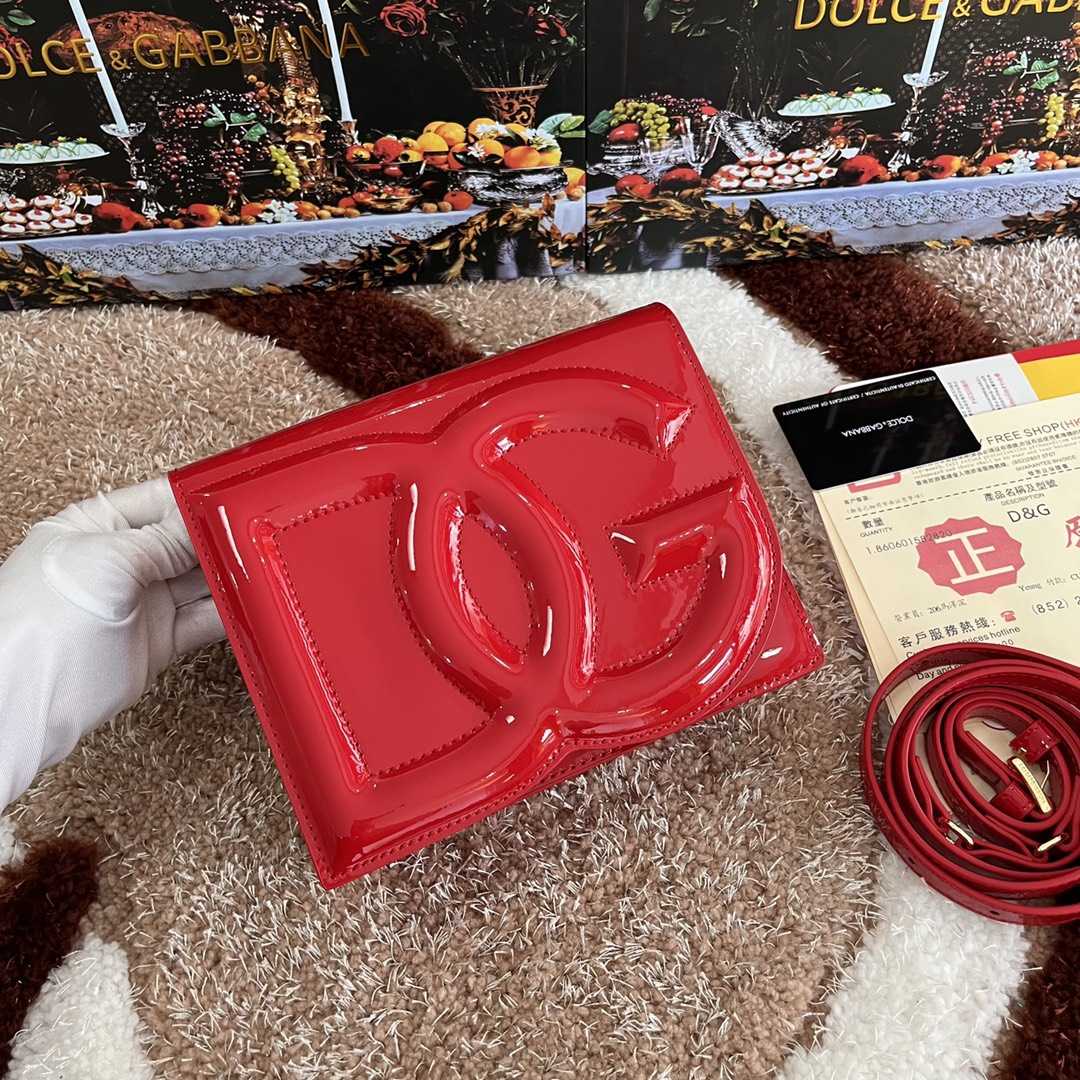 Dolce & Gabbana DG Logo Leather Crossbody Bag    (16*20*5.5cm) - DopestKickz