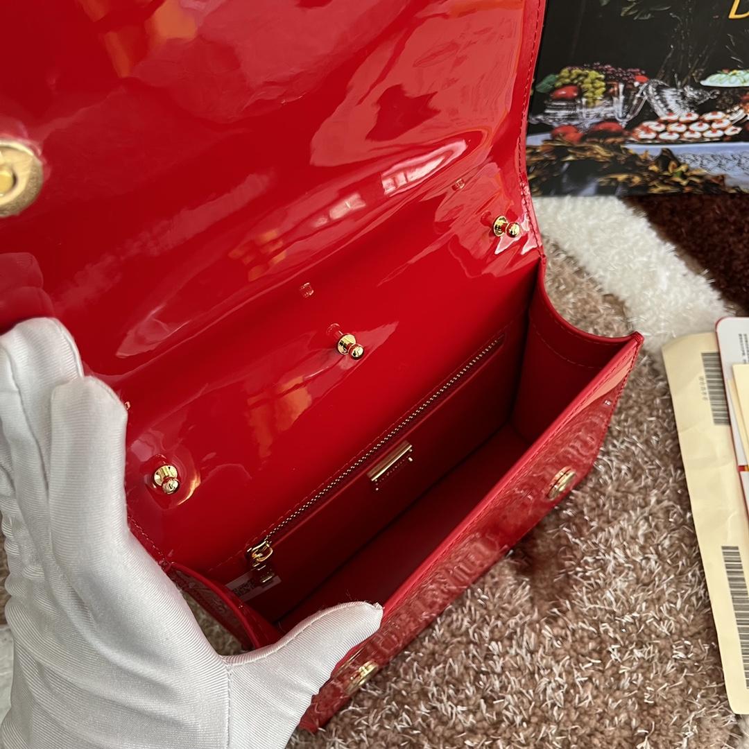 Dolce & Gabbana DG Logo Leather Crossbody Bag    (16*20*5.5cm) - DopestKickz