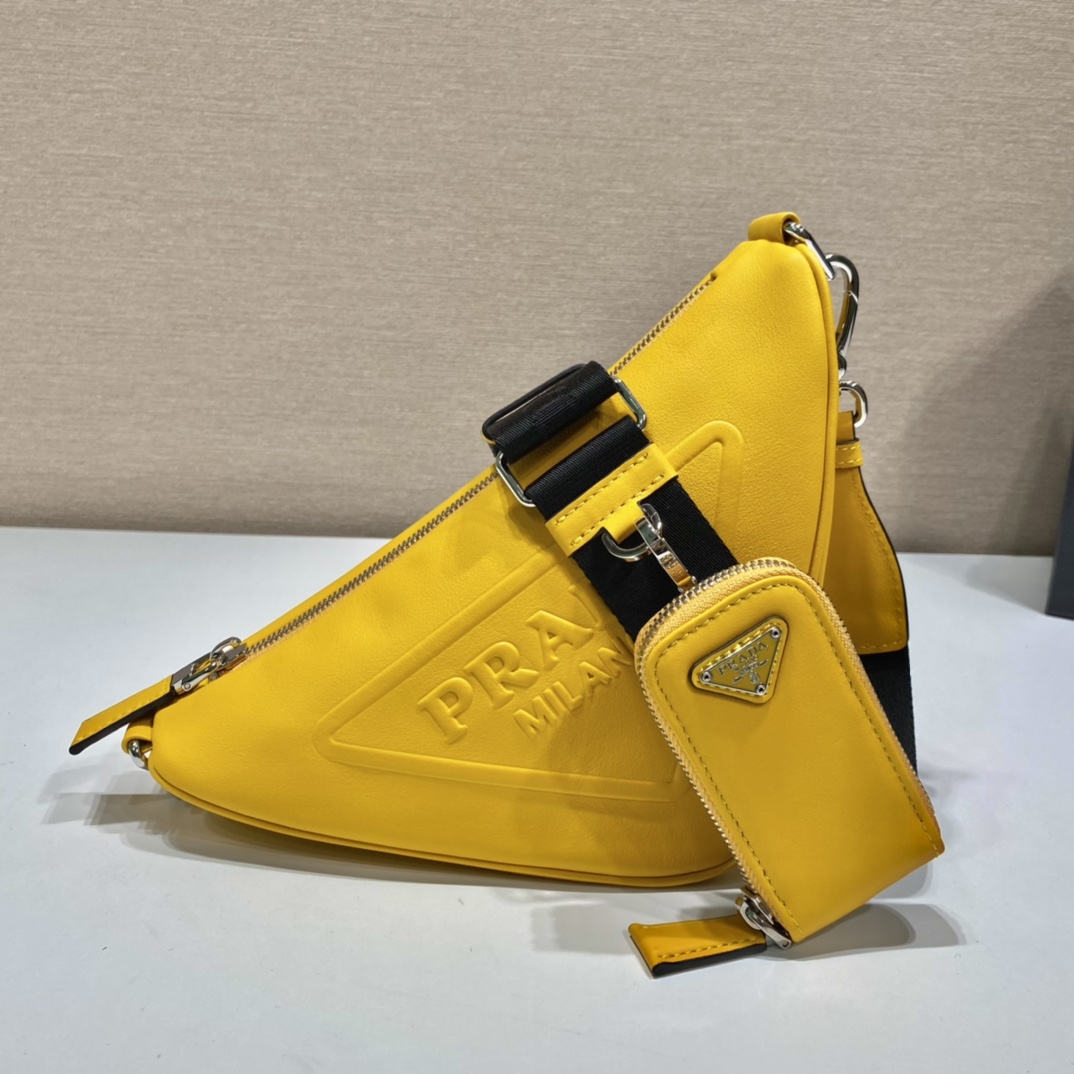 Prada Triangle Bag (26-14-12cm) - DopestKickz
