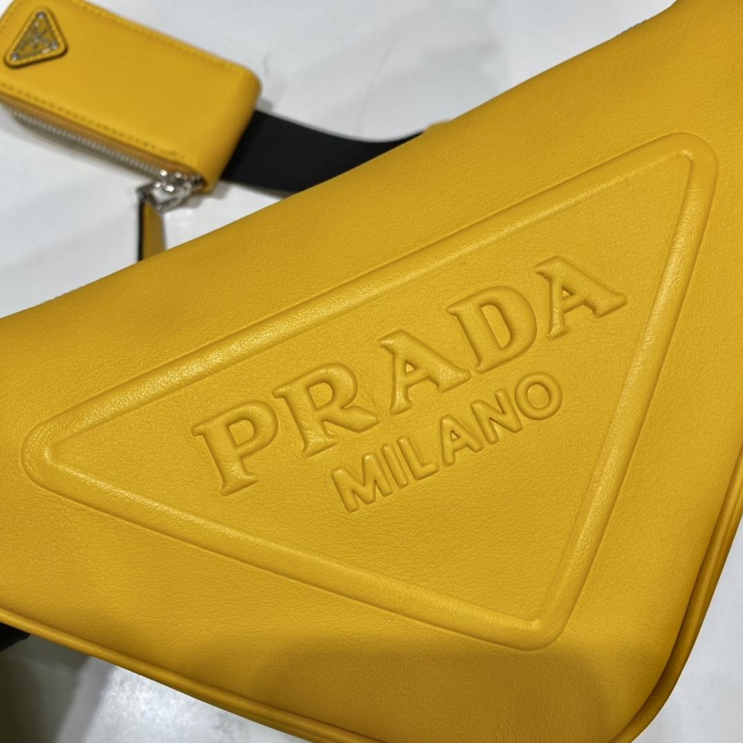 Prada Triangle Bag (26-14-12cm) - DopestKickz