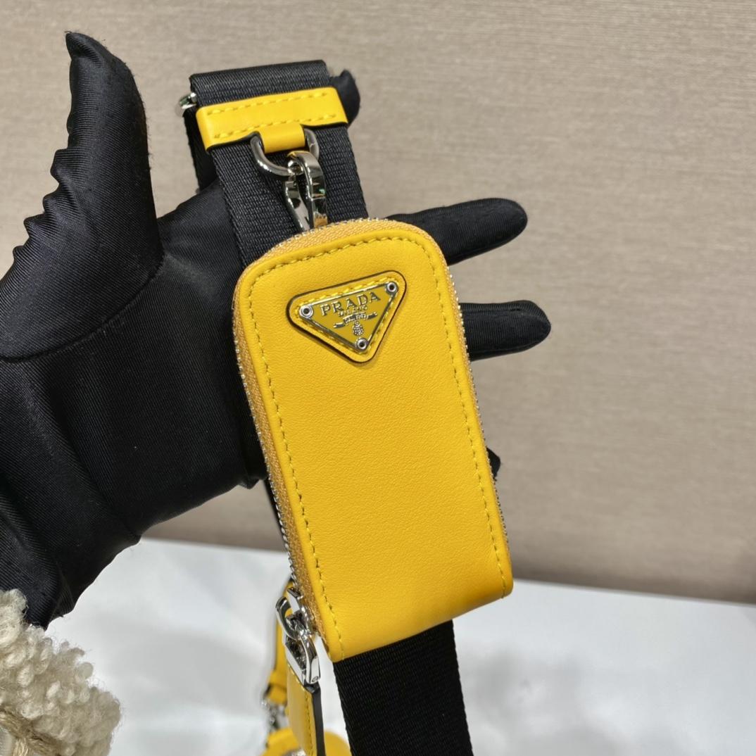 Prada Triangle Bag (26-14-12cm) - DopestKickz