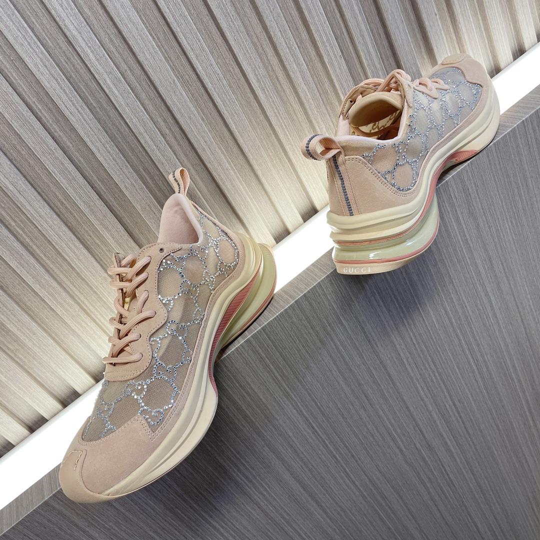 Gucci Women's Run Sneaker - DopestKickz