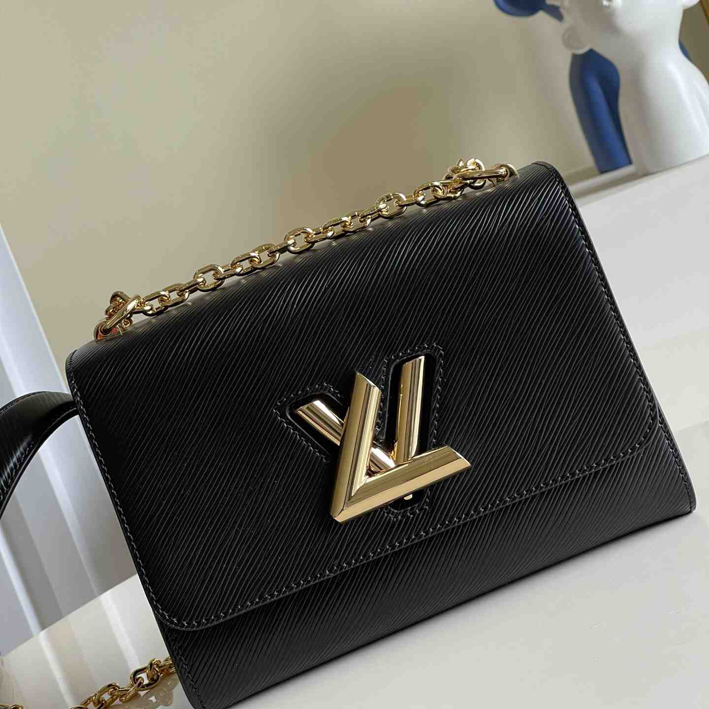Louis Vuitton Twist MM    M21772  M50282 - DopestKickz