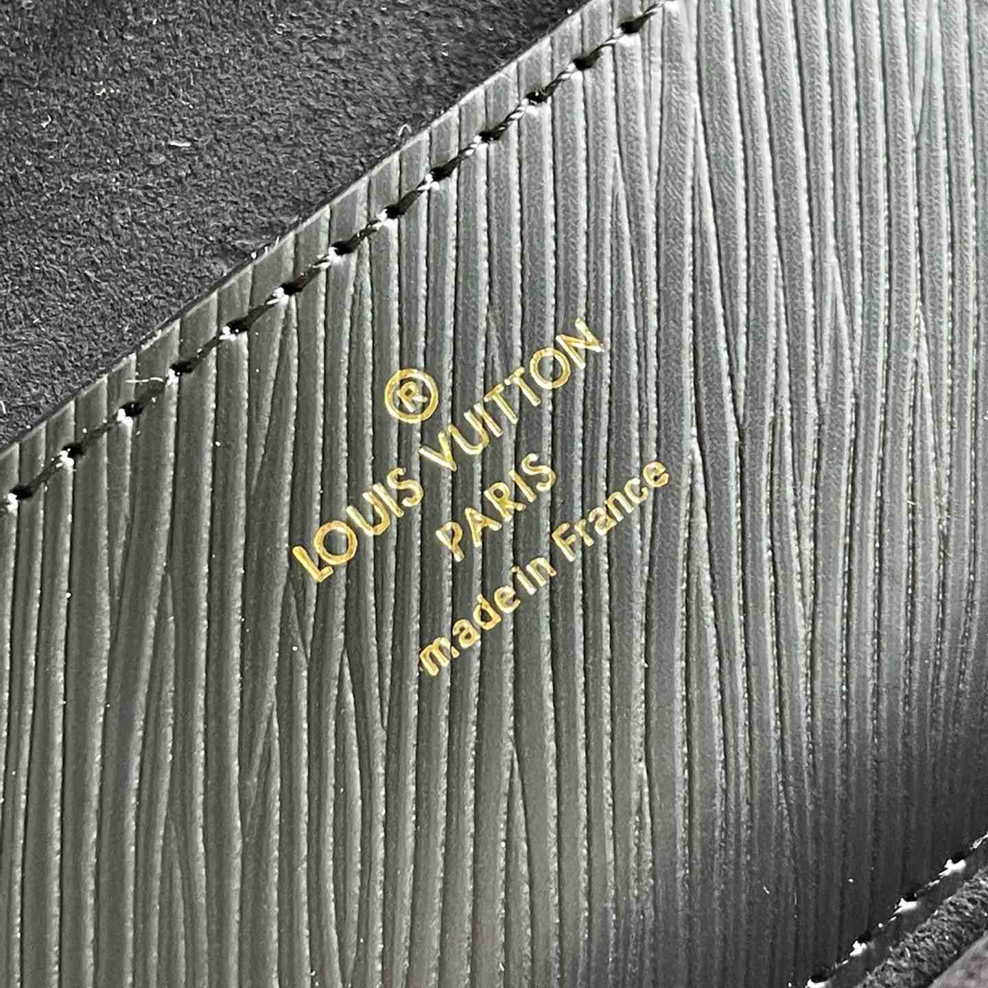 Louis Vuitton Twist MM    M21772  M50282 - DopestKickz