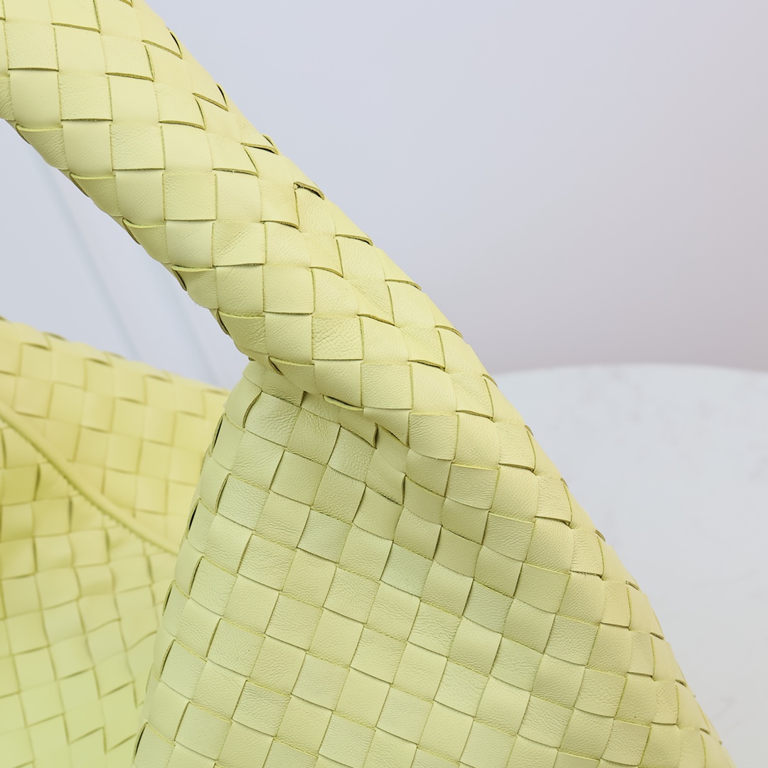 Bottega Veneta Large Hop - DopestKickz