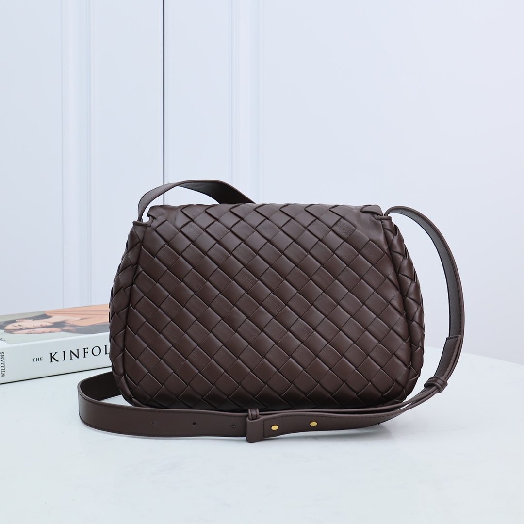 Bottega Veneta Small Cobble Messenger - DopestKickz