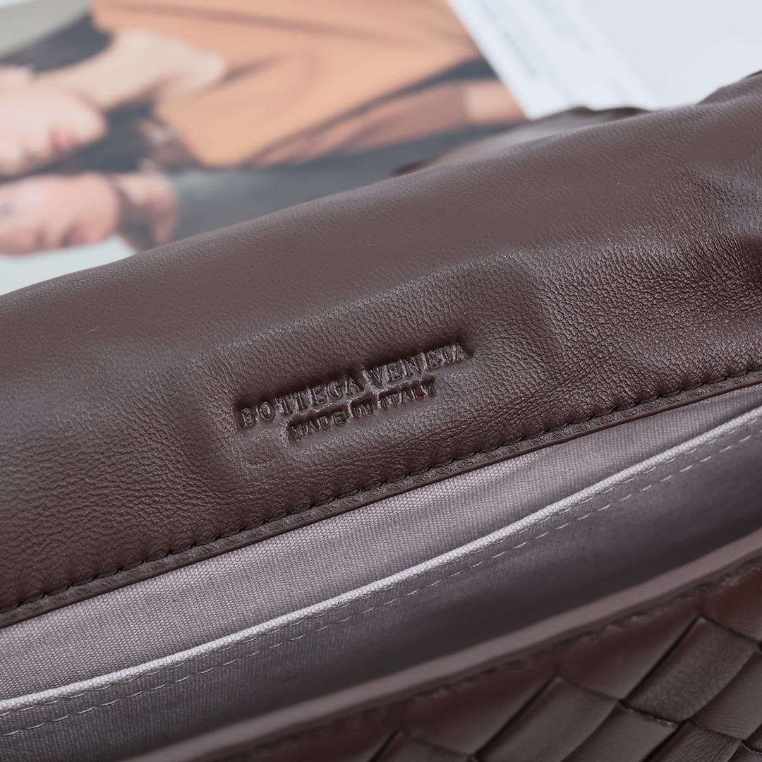 Bottega Veneta Small Cobble Messenger - DopestKickz