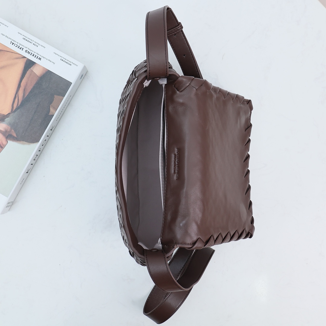 Bottega Veneta Small Cobble Messenger - DopestKickz