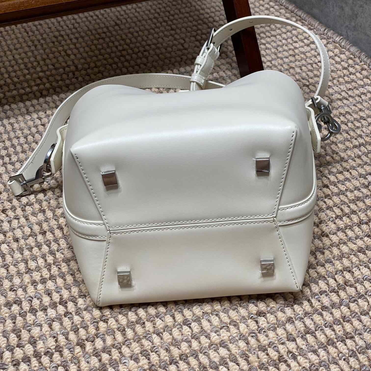 Saint Laurent Le 37 Small In Shiny Leather - DopestKickz